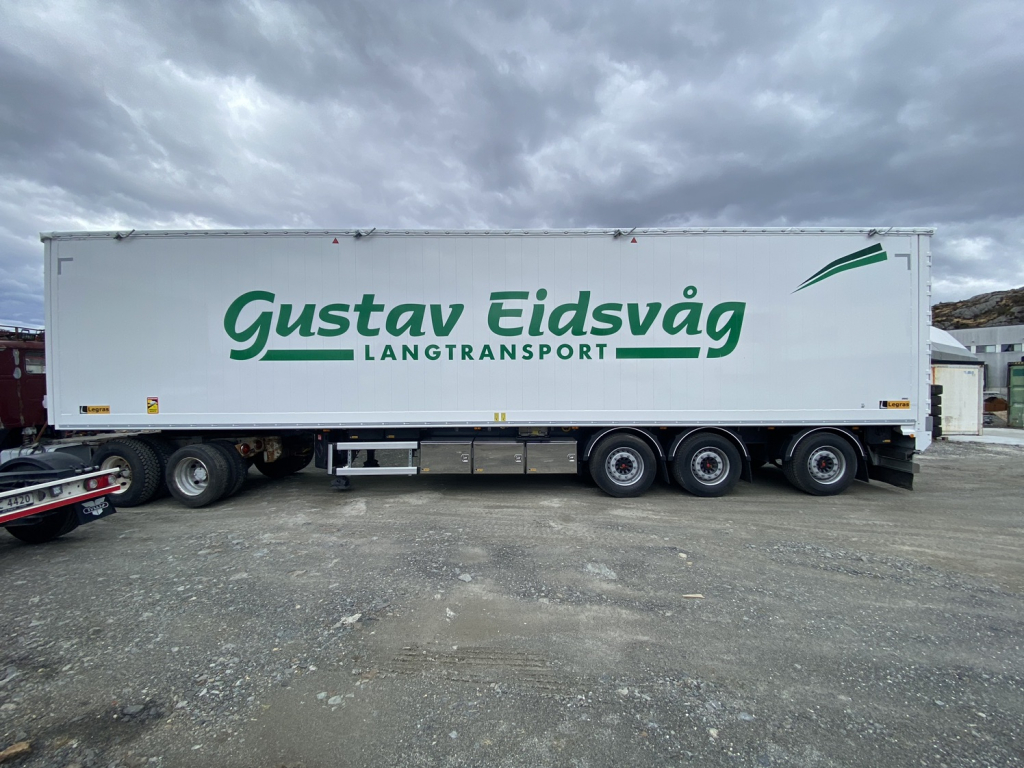 Gustav Eidsvåg // Semihenger 04.23